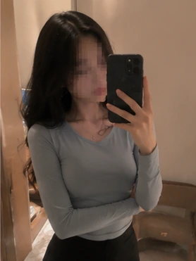 Korea outcall massage therapist visiting a private room